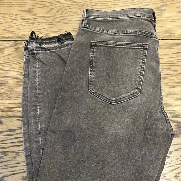 Gap jeggings distressed cuffs - Picture 4 of 4